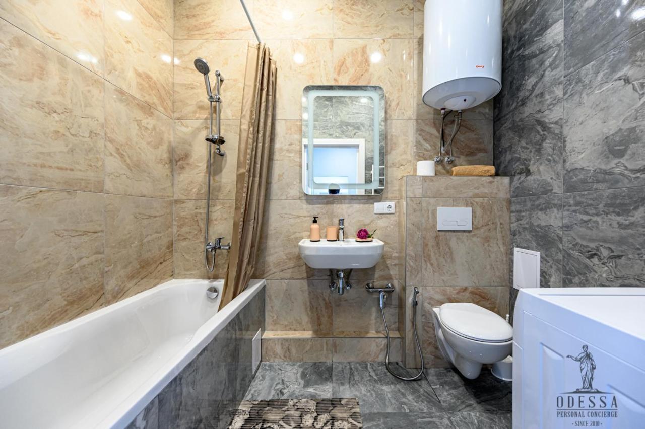 City Center New House Odessa Luaran gambar