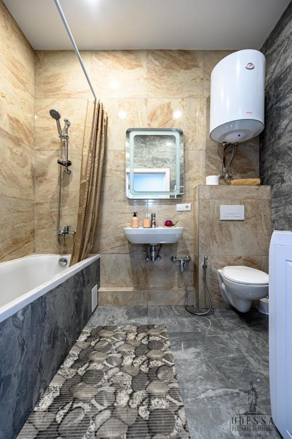 City Center New House Odessa Luaran gambar